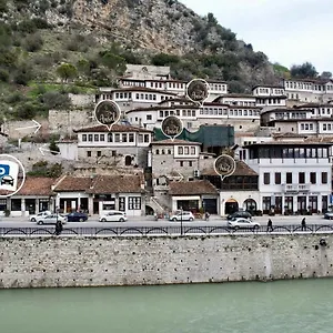 Ansel Μπεράτ