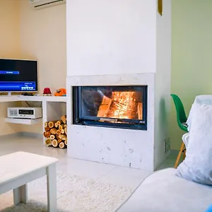 Villa Kuci, Drobonik, Berat