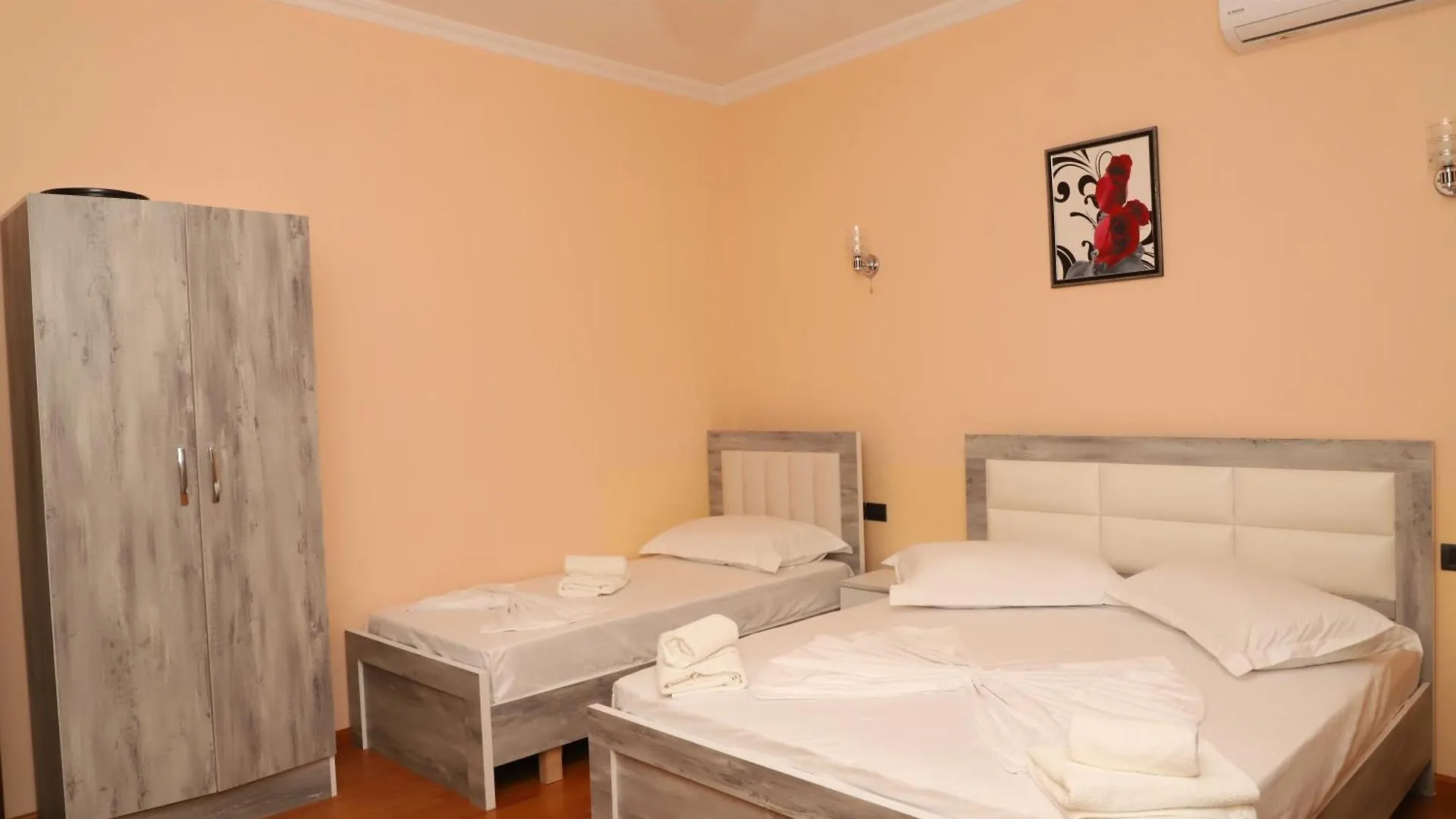 Villa Martin Berat 0*,